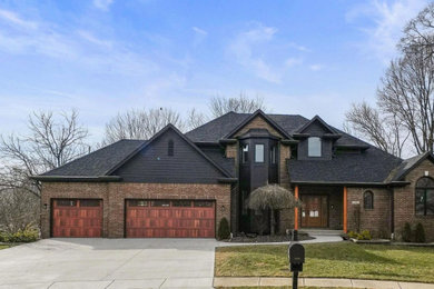 Inspiration for a 1960s exterior home remodel in Indianapolis