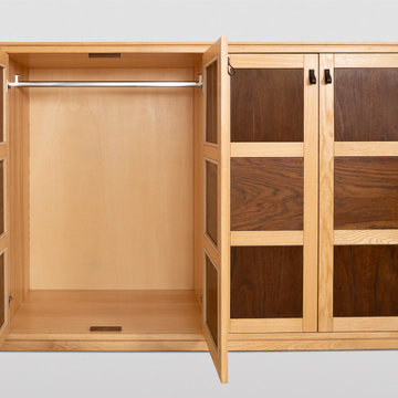 Low contemporary-style wardrobe, ideal for attic spaces or rooms with low ceilin
