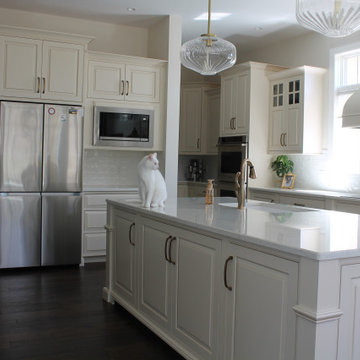 Classic Off White Painted Kitchen