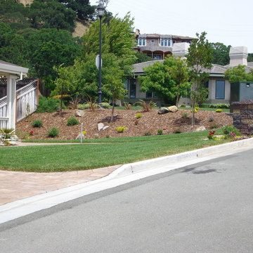 Pavestone Venetian Stone Platinum Pavers & Highland Wall