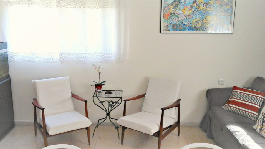 retro chairs with modern sofa