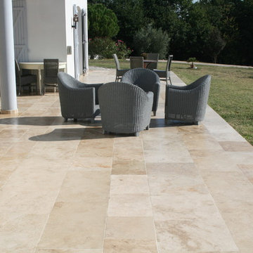 Terrasse en Travertin Turc Mix 1er choix . Pose en longueurs libres