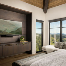 Upper Balcony Room-band