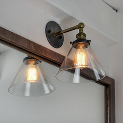 SPINNERSTOWN STONE HOUSE. - Lighting