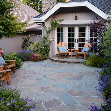 Charming Cottage Courtyard