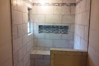 Inspiration for a modern bathroom remodel in Miami
