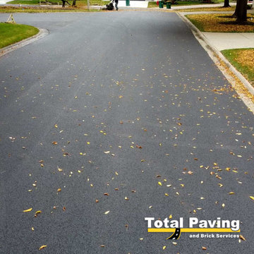 Asphalt paving
