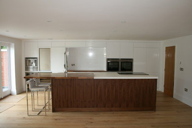 Inspiration for a modern kitchen in London.