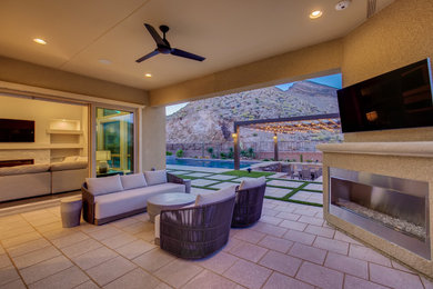Inspiration for a contemporary patio remodel in Las Vegas
