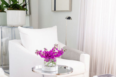 Inspiration for a living room remodel in Tampa