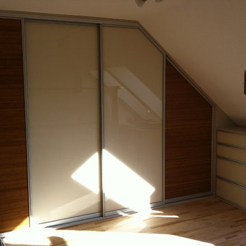 Einbauschrank in Dachschräge / Dachschrägeneinbauschrank