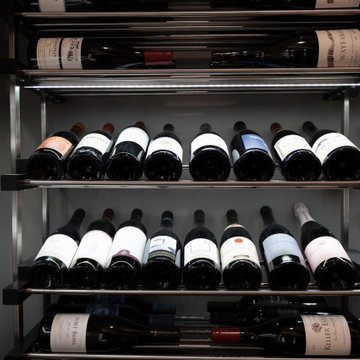 Modern Display Row Type of Metal Wine Cellar Racking