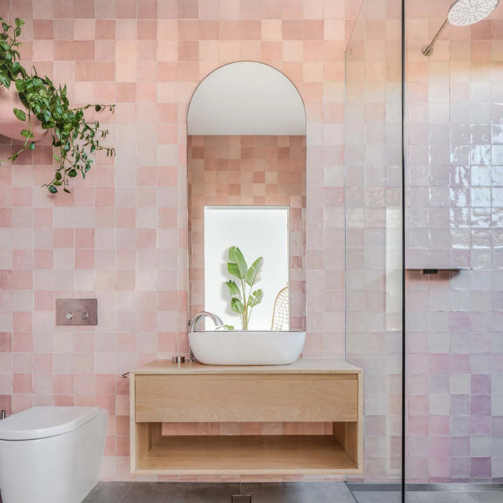 75 Beautiful Bathroom with Pink Tile Ideas & Designs - June 2024 | Houzz AU