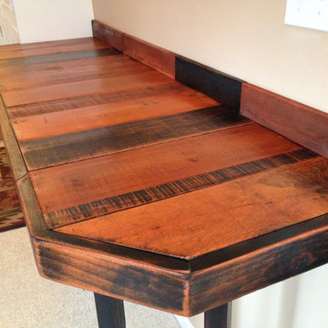 Reclaimed Pallet Wood Breakfast Bar