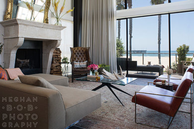 Inspiration for a contemporary living room remodel in Los Angeles