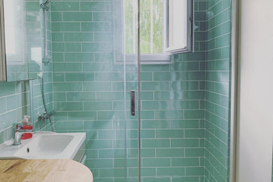 Idée de décoration pour une petite salle de bain.