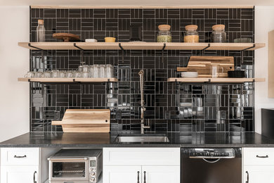 Kitchen photo in New York