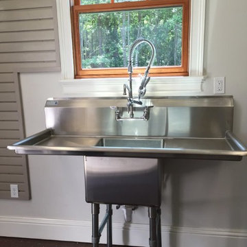 LAUNDRY/SHOP SINK