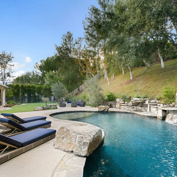 Swimming Pool Building Service