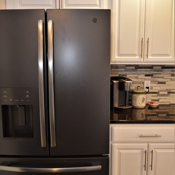 Brookston, IN. Haas Lifestyle Collection. White Maple Kitchen