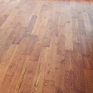 Johnson Hardwood
5 " x 3/4"
Wire brushed finish