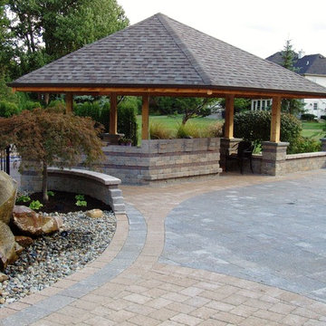 COVERED POOLSIDE  BAR