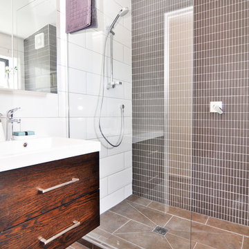 Contemporary Bathroom