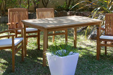conjunto de mesa y sillas de jardín