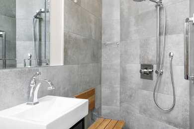 Bathroom - transitional bathroom idea in St Louis