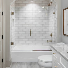 Lakehouse Bathroom