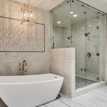 E Builders - The Snow Crest Estate - Master Bathroom