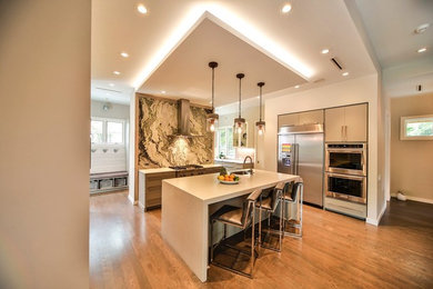 Inspiration for a contemporary kitchen remodel in Houston