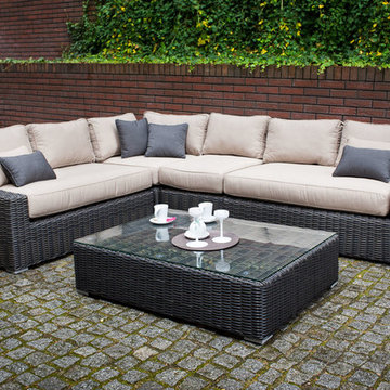 Toja Patio Furniture - Tuscan Sectional Set - Red Brick Wall