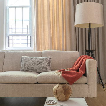 Willow Livingroom & Master Bedroom