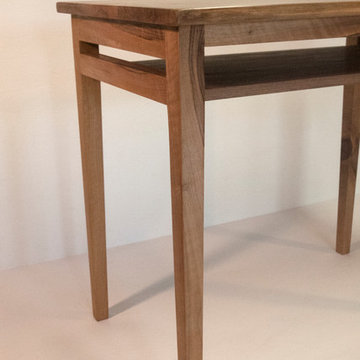 Petit bureau en noyer