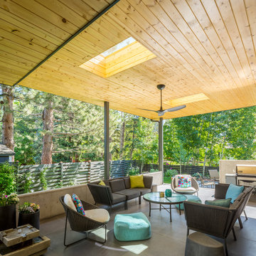 Schiff Patio