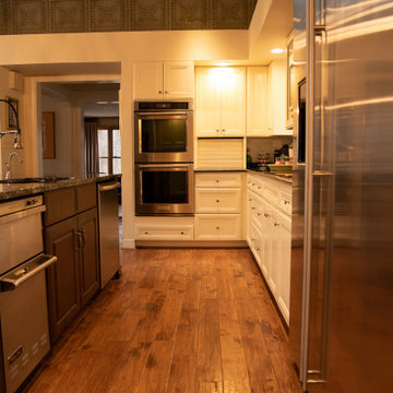 Sophisticated Farmhouse Kitchen & Mudroom