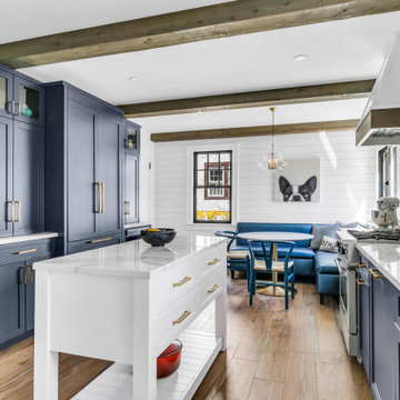 Stunning White&Navy Kitchen