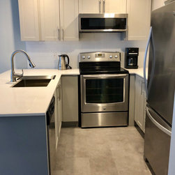 Profile I | Light Grey Kitchen - Kitchen Cabinetry