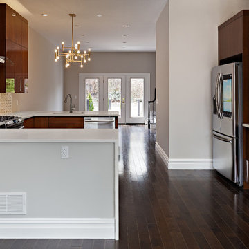 Contemporary High Gloss U-Shaped Kitchen