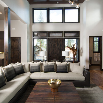CUSTOM SECTIONAL