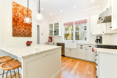 Example of a kitchen design in Boston