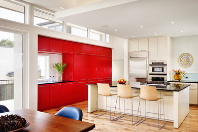 Trendy kitchen photo in Austin