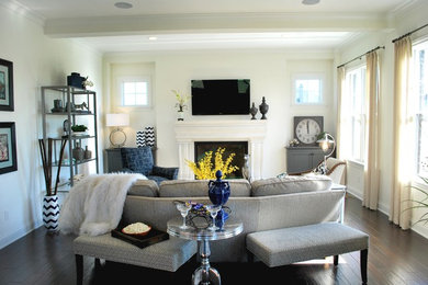 This is an example of a transitional family room in Indianapolis.