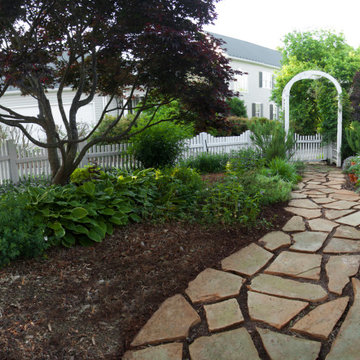 Courtyard with Flagstone and Groundcover Path
