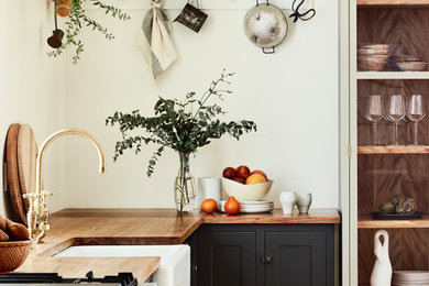 Inspiration for a craftsman home design remodel in Portland Maine