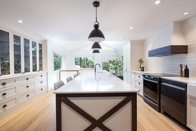 Minimalist kitchen photo in Montreal