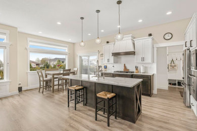 Kitchen - kitchen idea in Houston