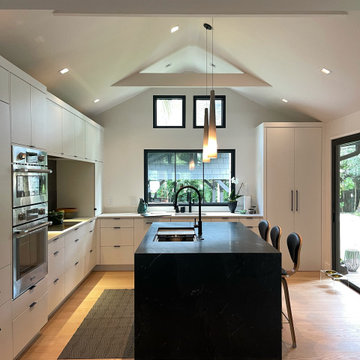 Striking Simplicity Meets Everyday Function