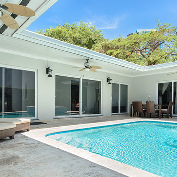 Contemporary Convenient Commute, 1 Block from Brickell